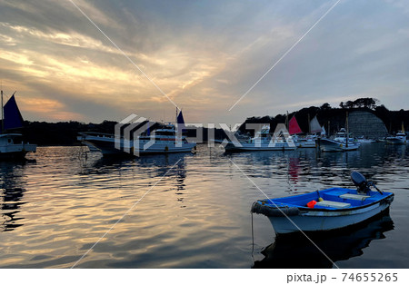 港で休む船たち 港で休む船たち 74655265
