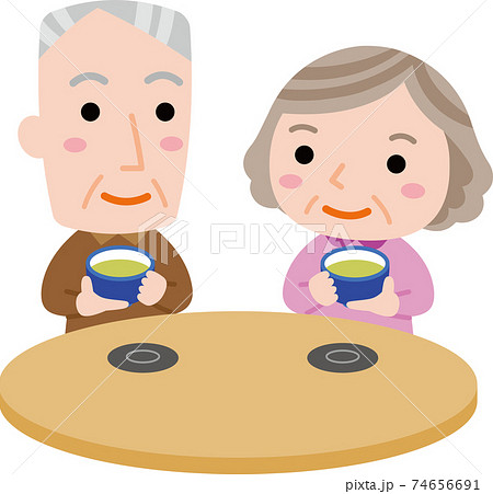 お茶を飲む老夫婦 74656691