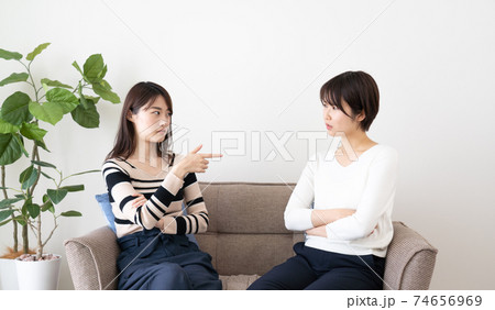 喧嘩する女友達 喧嘩する女友達 74656969
