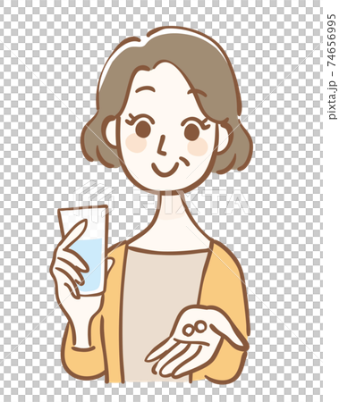 錠剤と水を持った中年女性 74656995
