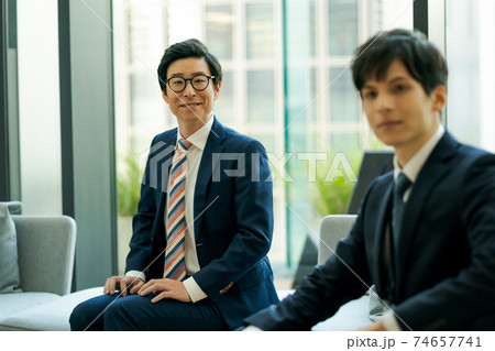 30代ビジネスマン 74657741