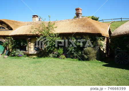 ニュージーランドHOBBITONホビトン映画セットの家 ニュージーランドHOBBITONホビトン映画セットの家 74666399
