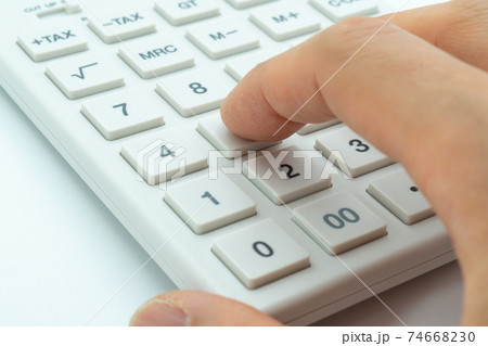 電卓のボタン操作 74668230