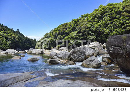 屋久島の横河渓谷（よっこ渓谷） 74668423