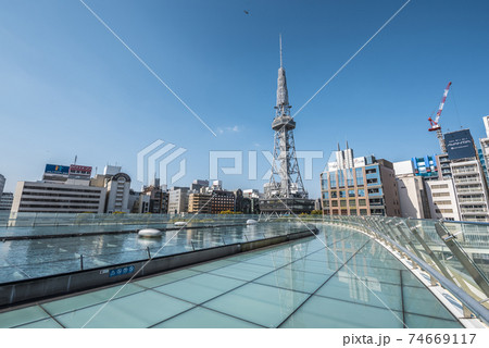 愛知県　名古屋都市風景　テレビ塔とオアシス21 74669117