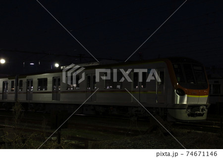 落日の森林公園検修区に留置中の地下鉄副都心線17000系 落日の森林公園検修区に留置中の地下鉄副都心線17000系 74671146