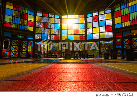 於大公園このはな館、ステンドグラス風に変身〈愛知県知多郡〉 74671212