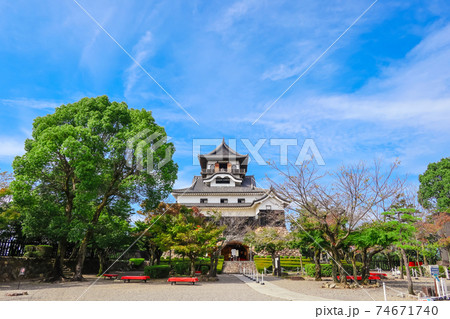 国宝犬山城を、本丸地上より望む〈愛知県犬山市〉 74671740