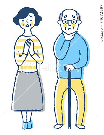 困っている表情のシニア夫婦 困っている表情のシニア夫婦 74672997