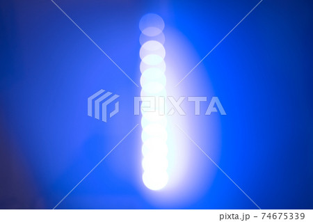 LEDライトの青い光 LEDライトの青い光 74675339