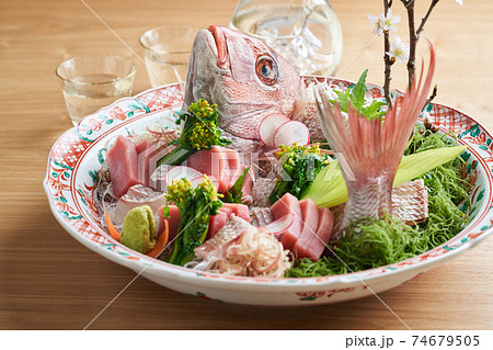 鯛の姿造り 74679505