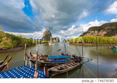 An island with an outstanding figure of Samed Nang Chee archipelago An island with an outstanding figure of Samed Nang Chee archipelago 74679585