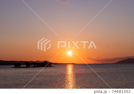 日本の夕日百選 宍道湖の夕日 島根県松江市 日本の夕日百選 宍道湖の夕日 島根県松江市 74681302