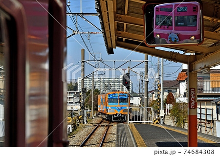 鉄道　私鉄：流鉄・流山線　小金城趾駅列車交換 74684308