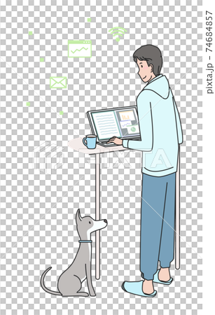 健康のために立ってテレワークをする若い男性 健康のために立ってテレワークをする若い男性 74684857