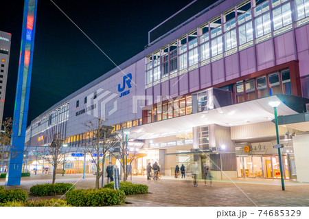 岡山県岡山市 夜の岡山駅・駅前風景 岡山県岡山市 夜の岡山駅・駅前風景 74685329