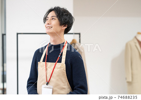 アパレル店員 74688235