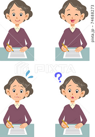 書類に記入するシニアの女性の様々な表情 74688273