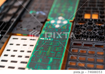 テレビリモコンの分解 74688353