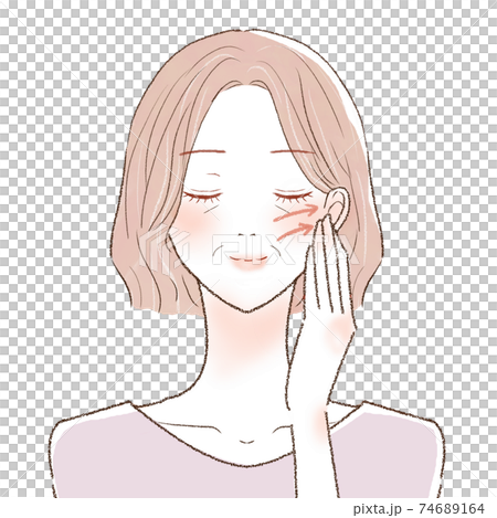 顔のリフトアップをする中年女性 顔のリフトアップをする中年女性 74689164