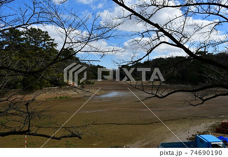 冬の大池公園 堰堤耐震補強工事中 冬の大池公園 堰堤耐震補強工事中 74690190