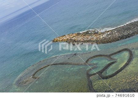 ビーチ 浜辺 渚 74691610
