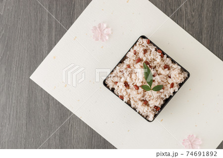 日本食:お赤飯・おこわ・桐箱詰めのおこわ 日本食:お赤飯・おこわ・桐箱詰めのおこわ 74691892