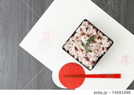 日本食：お赤飯・おこわ・桐箱詰めのおこわ 74691896