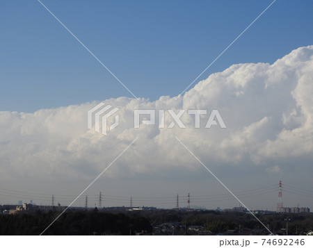 元気でる雲の風景です!。。元気でます!。。もくもく雲の風景です! 元気でる雲の風景です!。。元気でます!。。もくもく雲の風景です! 74692246