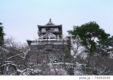 丸岡城 霞ケ城 国の重要文化財 雪景色 丸岡城 霞ケ城 国の重要文化財 雪景色 74693049