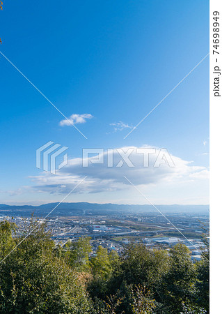 天王山・十方山コースの旗立松展望台から見た景色（京都方面） 74698949
