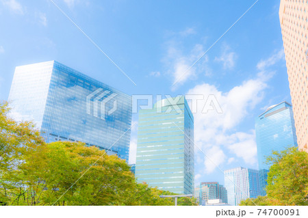 爽やかに晴れた大都市の風景 爽やかに晴れた大都市の風景 74700091