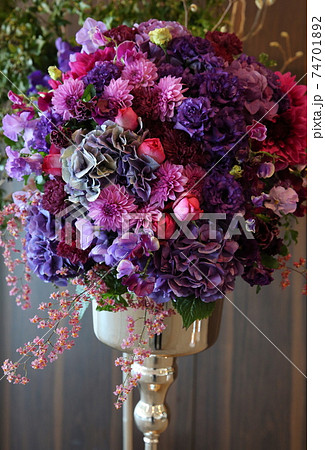 ピンク紫の造花アレンジメント パステル紫のアレンジメント「はせがわ生花店」｜【イーフローラ