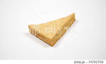 厚揚げ 白背景 厚揚げ 白背景 74702709