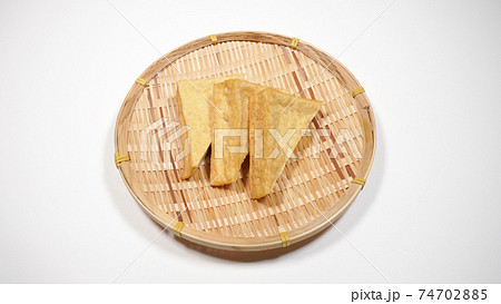 厚揚げ　白背景 74702885