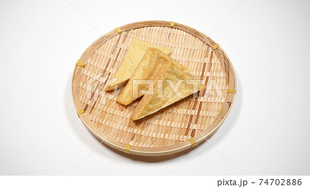 厚揚げ　白背景 74702886