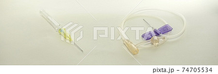 医療用の注射器,翼状針と留置針 74705534