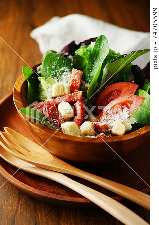 シーザーサラダ 74705599