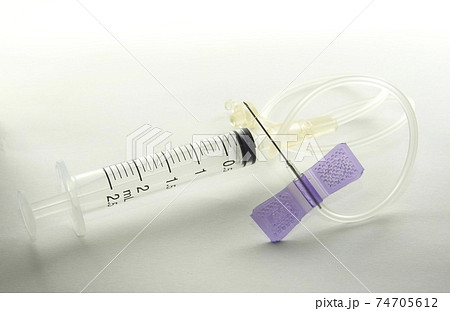 医療用の注射器,翼状針 74705612