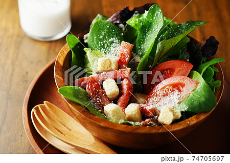 シーザーサラダ 74705697