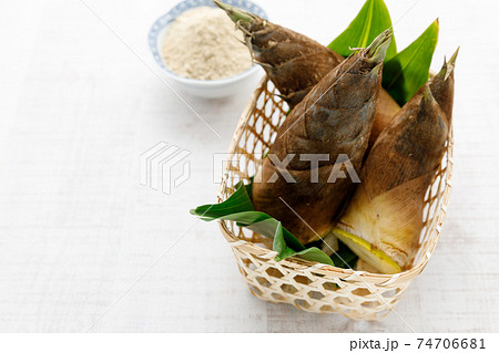 山菜:春の筍 筍ご飯 山菜:春の筍 筍ご飯 74706681