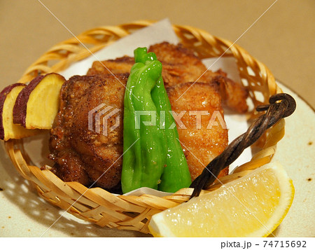 ふぐのから揚げ ふぐのから揚げ 74715692