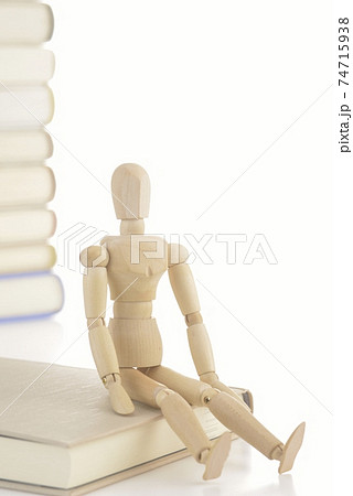 読書イメージ 読書イメージ 74715938