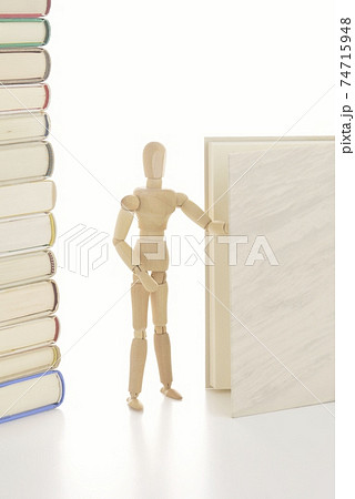 読書イメージ 読書イメージ 74715948