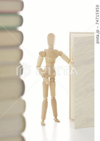 読書イメージ 読書イメージ 74715950