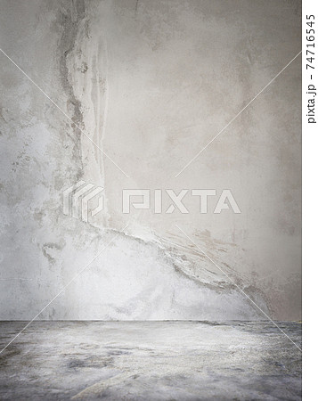 コンクリートの壁と床- 複数のバリエーションがあります 74716545