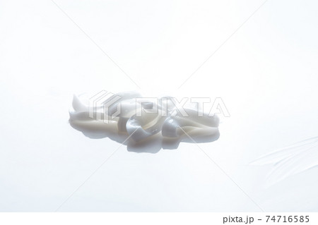 化粧品 ローション クリーム 74716585