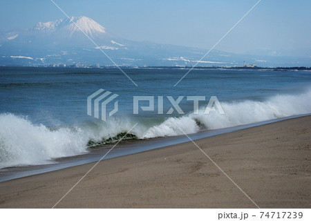 大山と皆生温泉の遠景 大山と皆生温泉の遠景 74717239