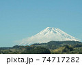 新幹線から見た富士山 74717282