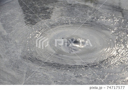 別府地獄めぐり「鬼石坊主地獄」（別府温泉 鉄輪･亀川地域／大分県別府市） 74717577